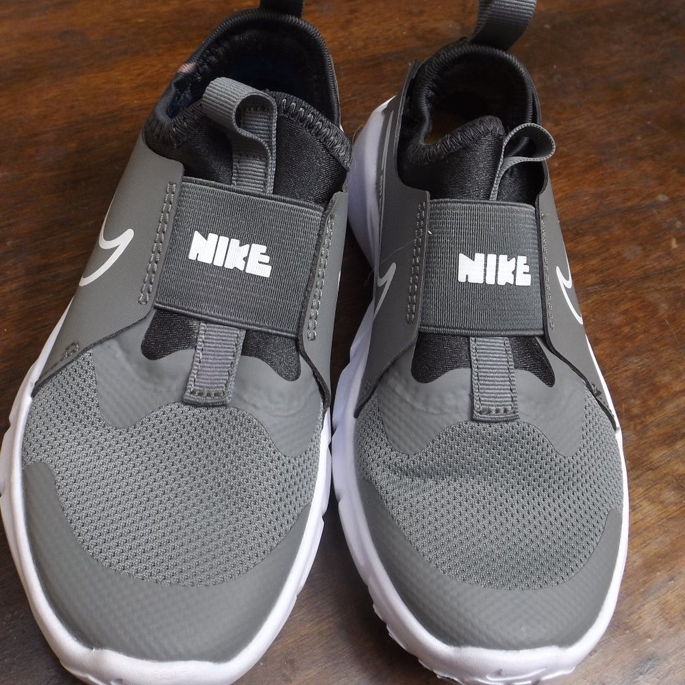 Kids NIKE Just do IT slip on sneakers size 11C